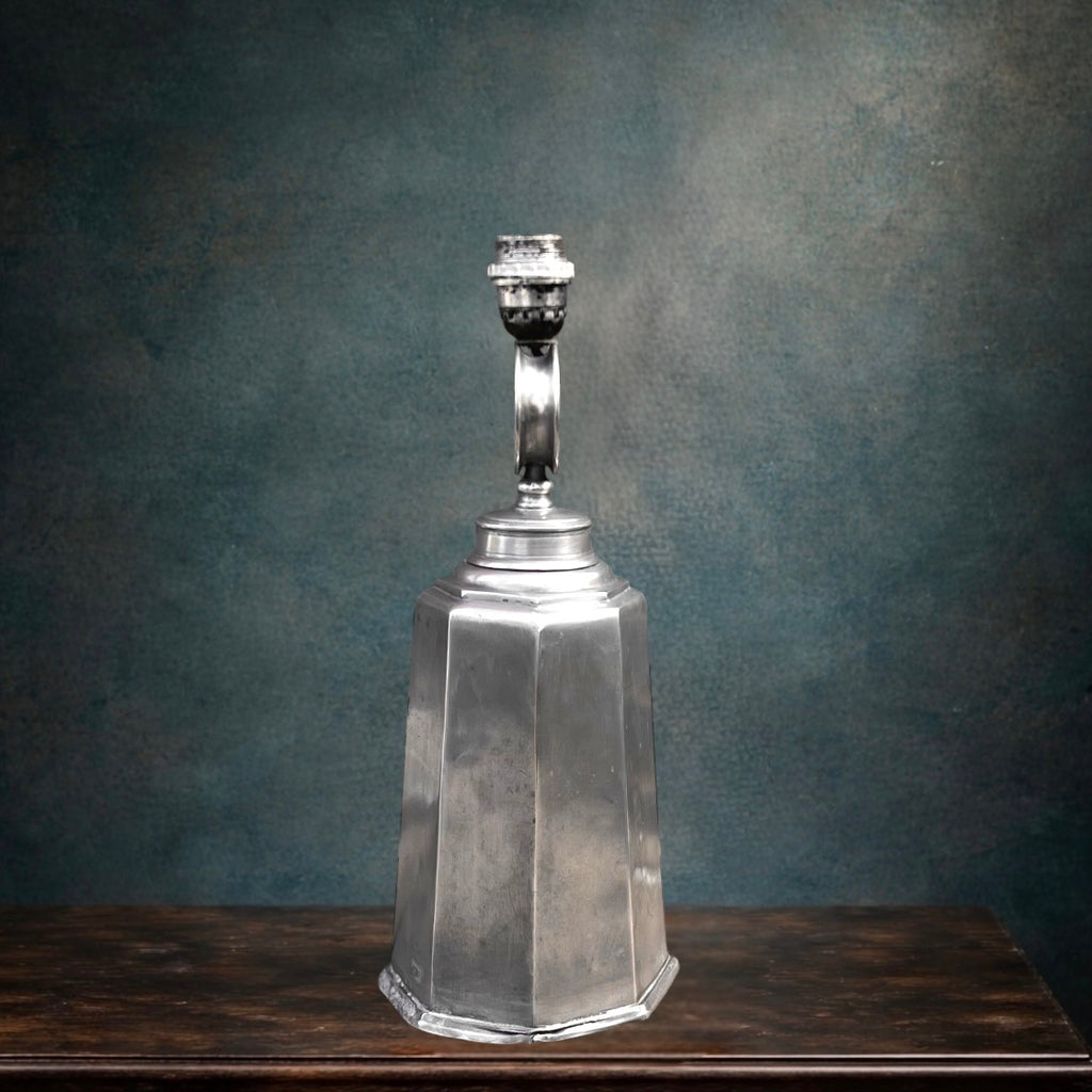 Ancien Pied de Lampe en Étain Prismenkanne Suisse Cruche à Vin Détournée XVIIIe XIXe Siècle
