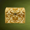 Petit coffre tapissé jaune moutarde vintage