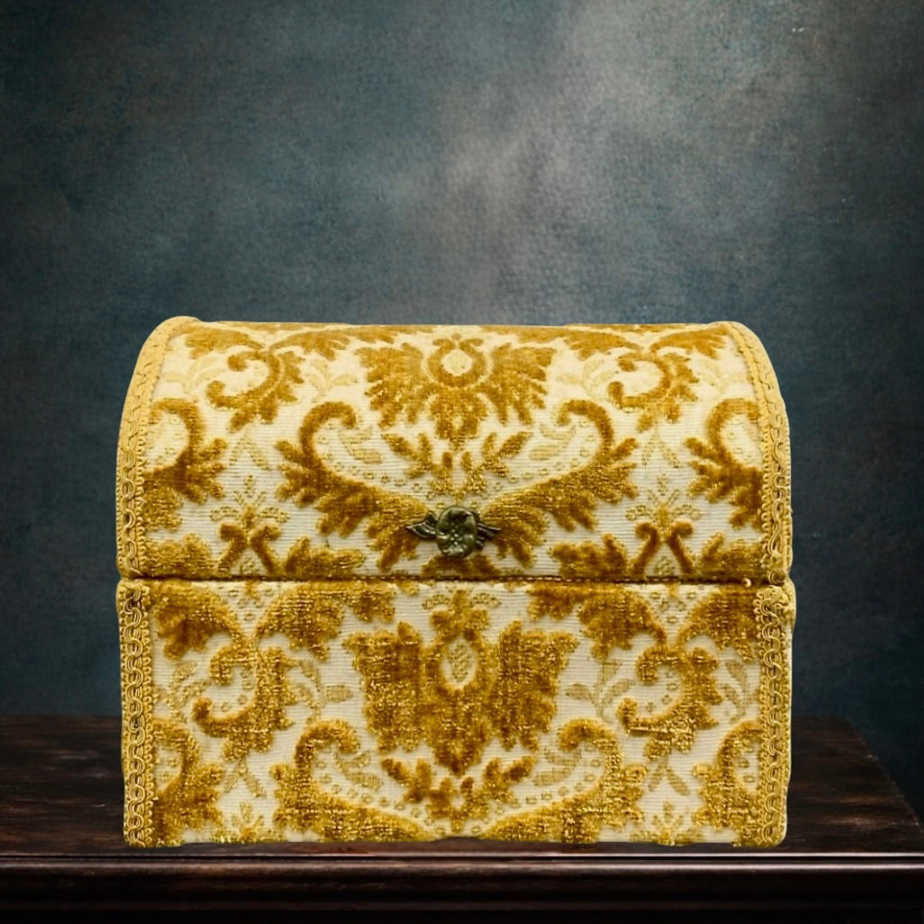 Petit Coffre Vintage en Bois Tapisserie Jaune Moutarde Couvercle Bombé Années 60
