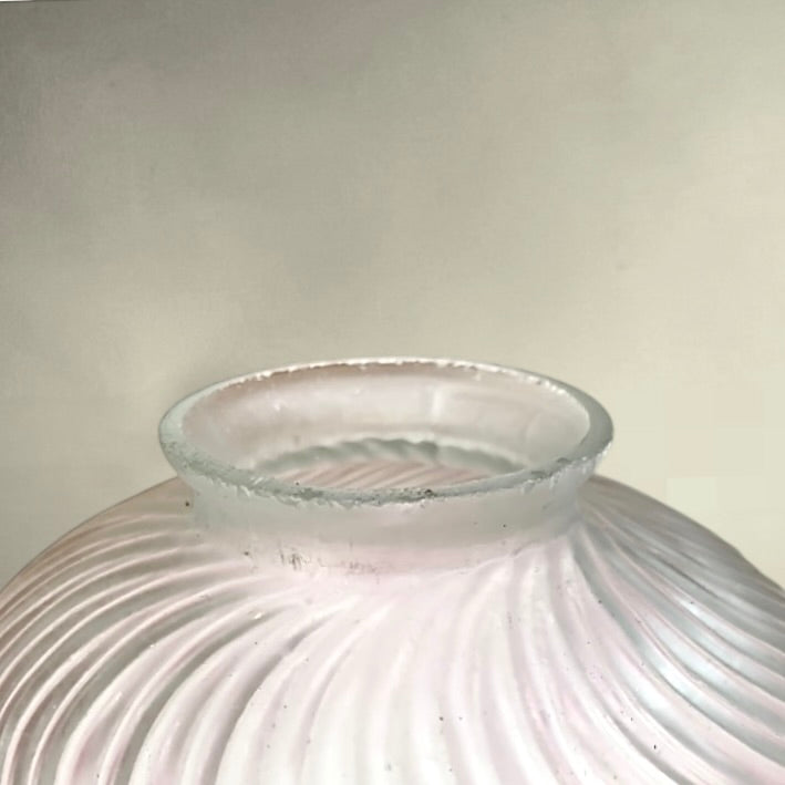 Ancien Abat-jour de Plafonnier en Verre Rose Ondulé et Verre Satiné - années 30 50