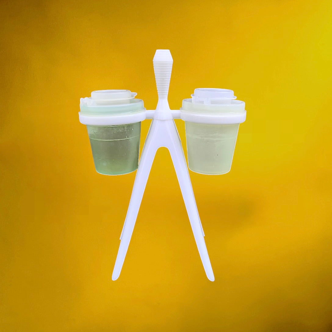 Ensemble Salière Poivrière Tupperware Style Atomique sur Support Plastique Blanc - Années 70
