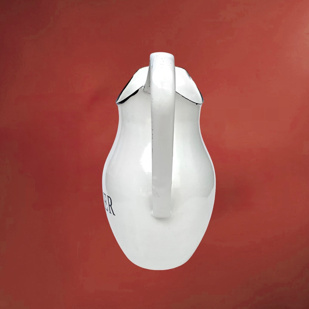 Pichet à Eau en Tôle Émaillée Blanche Inscription Water – Années 60
