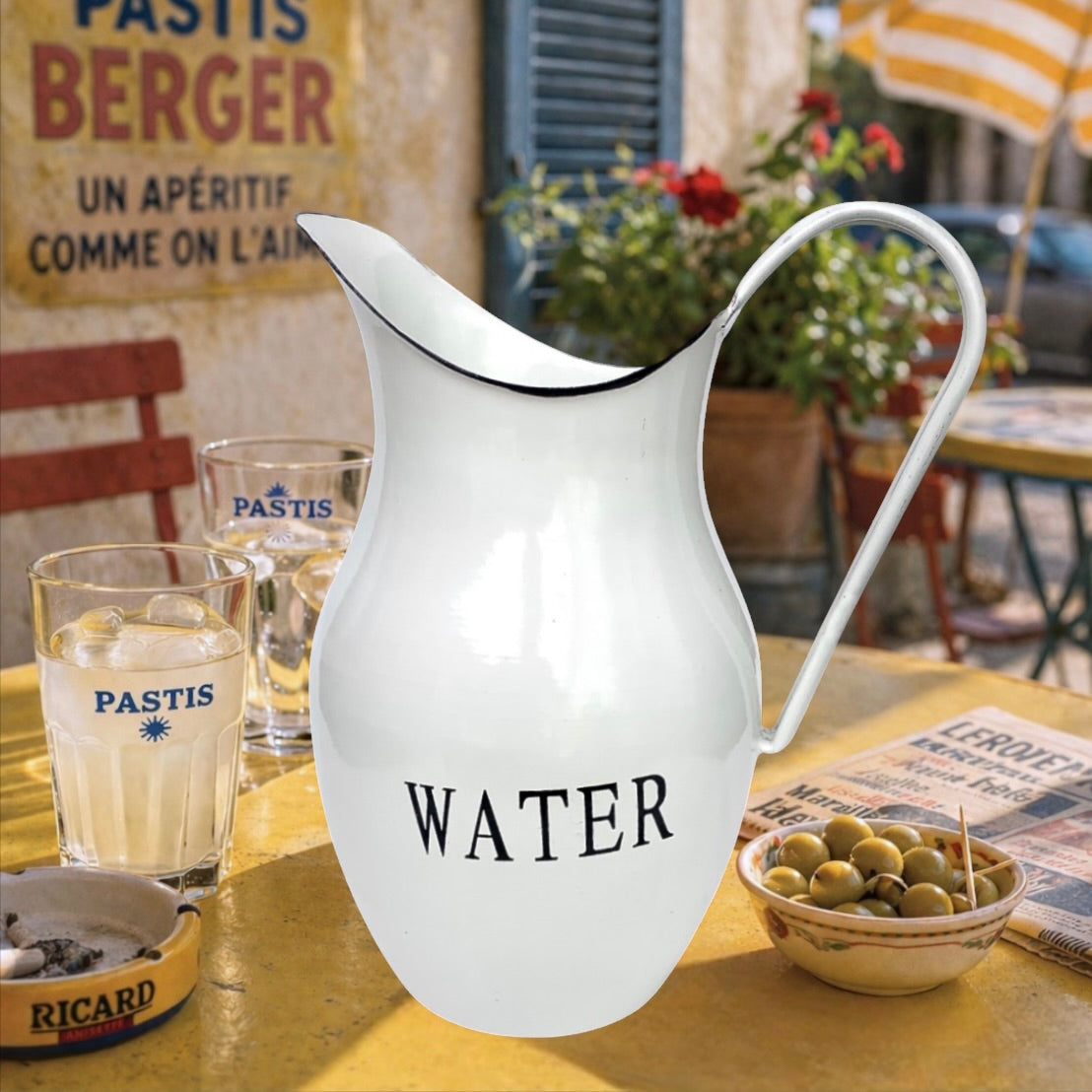 Pichet à Eau en Tôle Émaillée Blanche Inscription Water – Années 60