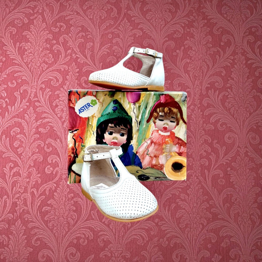 Chaussures Bébé ASTER Blanches Perforées Avec Boîte d’Origine Années 60
