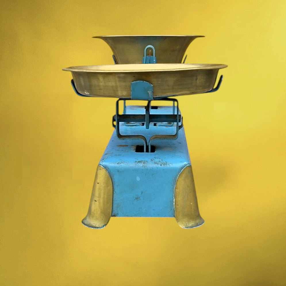 Balance de Ménage Miniature en Métal Bleu et Laiton - Années 50