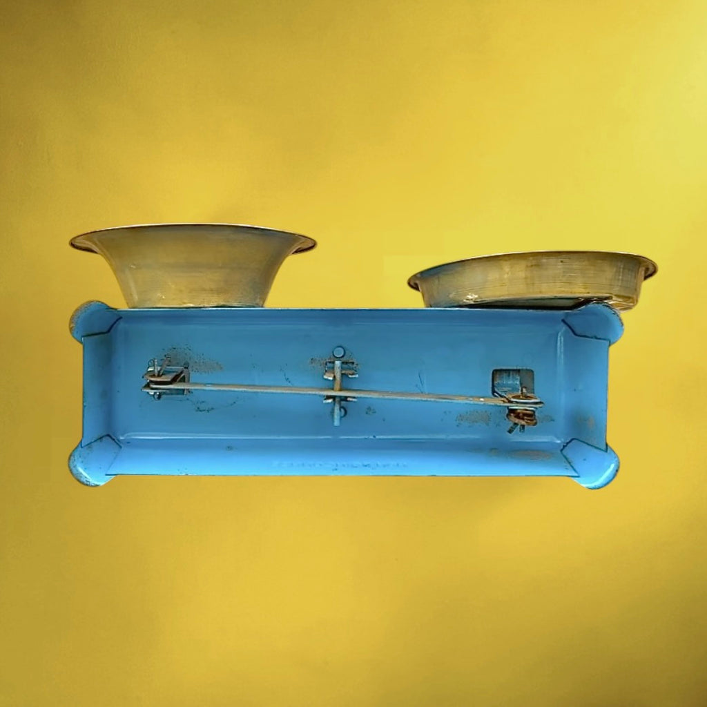Balance de Ménage Miniature en Métal Bleu et Laiton - Années 50