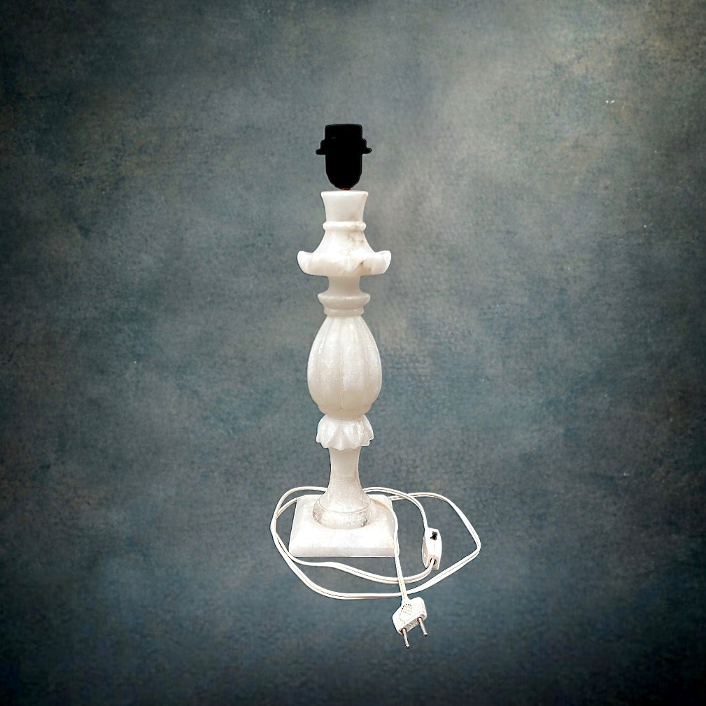 pied-lampe-albatre-massif-blanc-annees70

