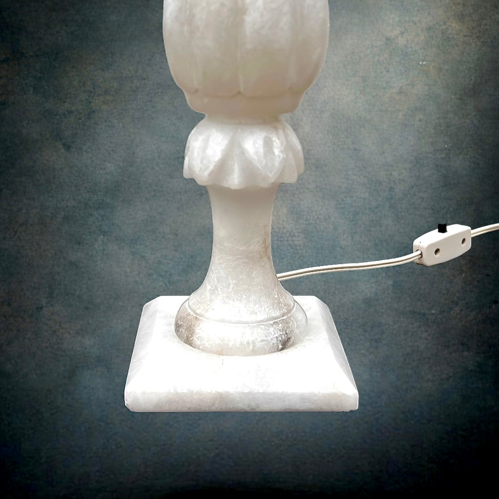 Pied de Lampe en Albâtre Massif Sculpté Blanc Style Hollywood Regency - Années 70