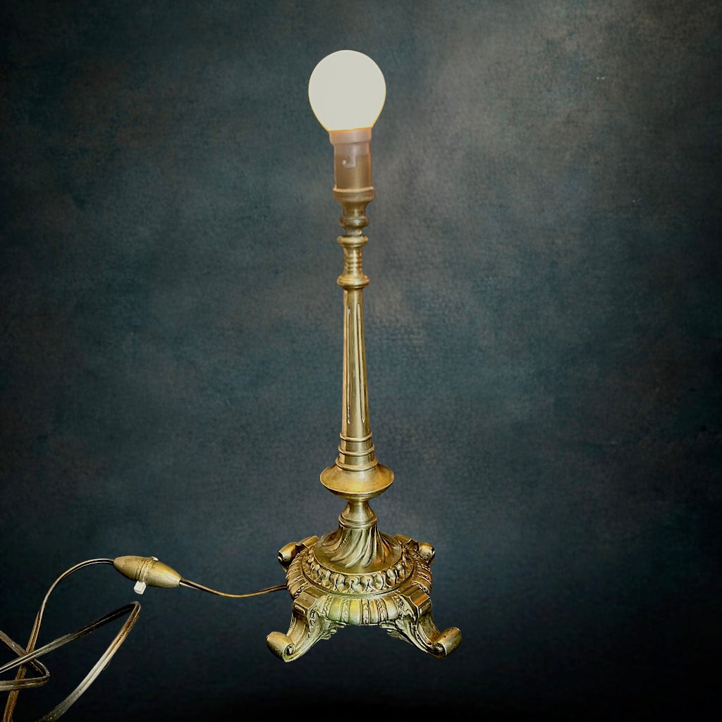 Pied de Lampe Ancien Style Bronze Doré Louis XVI – années 1950