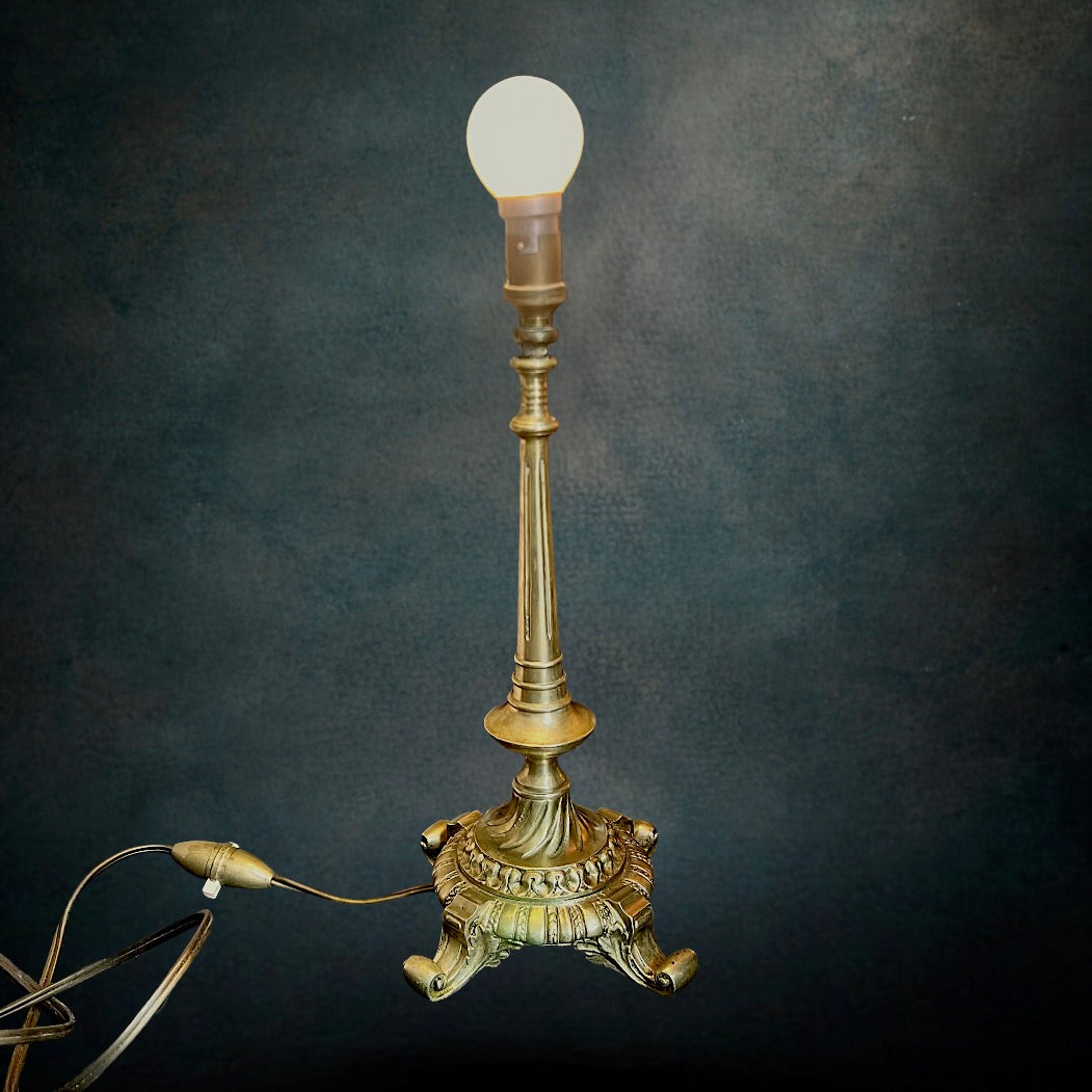 Pied de Lampe Ancien Style Bronze Doré Louis XVI – années 1950