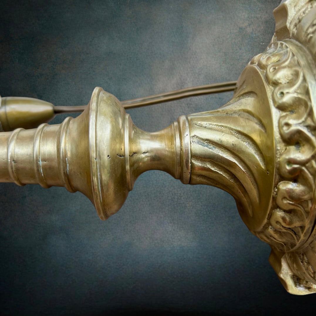 Pied de Lampe Ancien Style Bronze Doré Louis XVI – années 1950