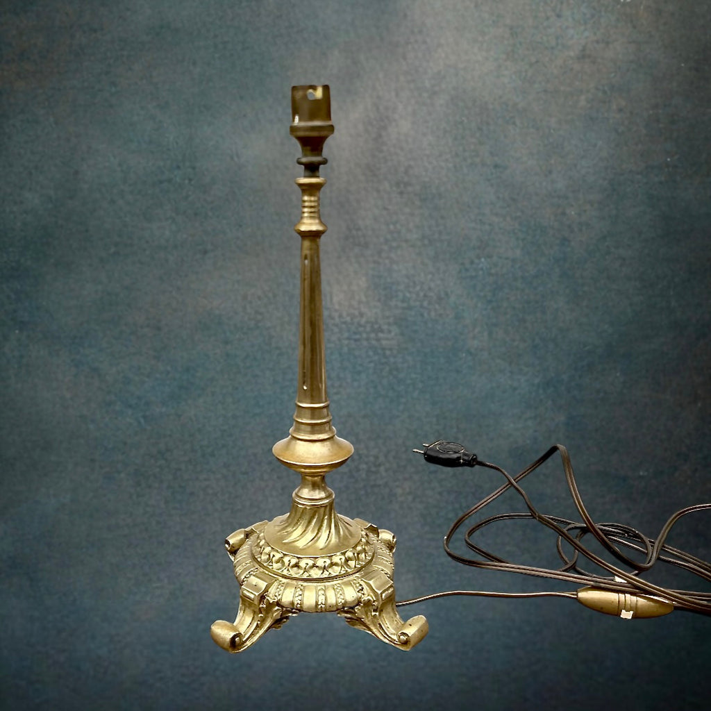 Pied de Lampe Ancien Style Bronze Doré Louis XVI – années 1950