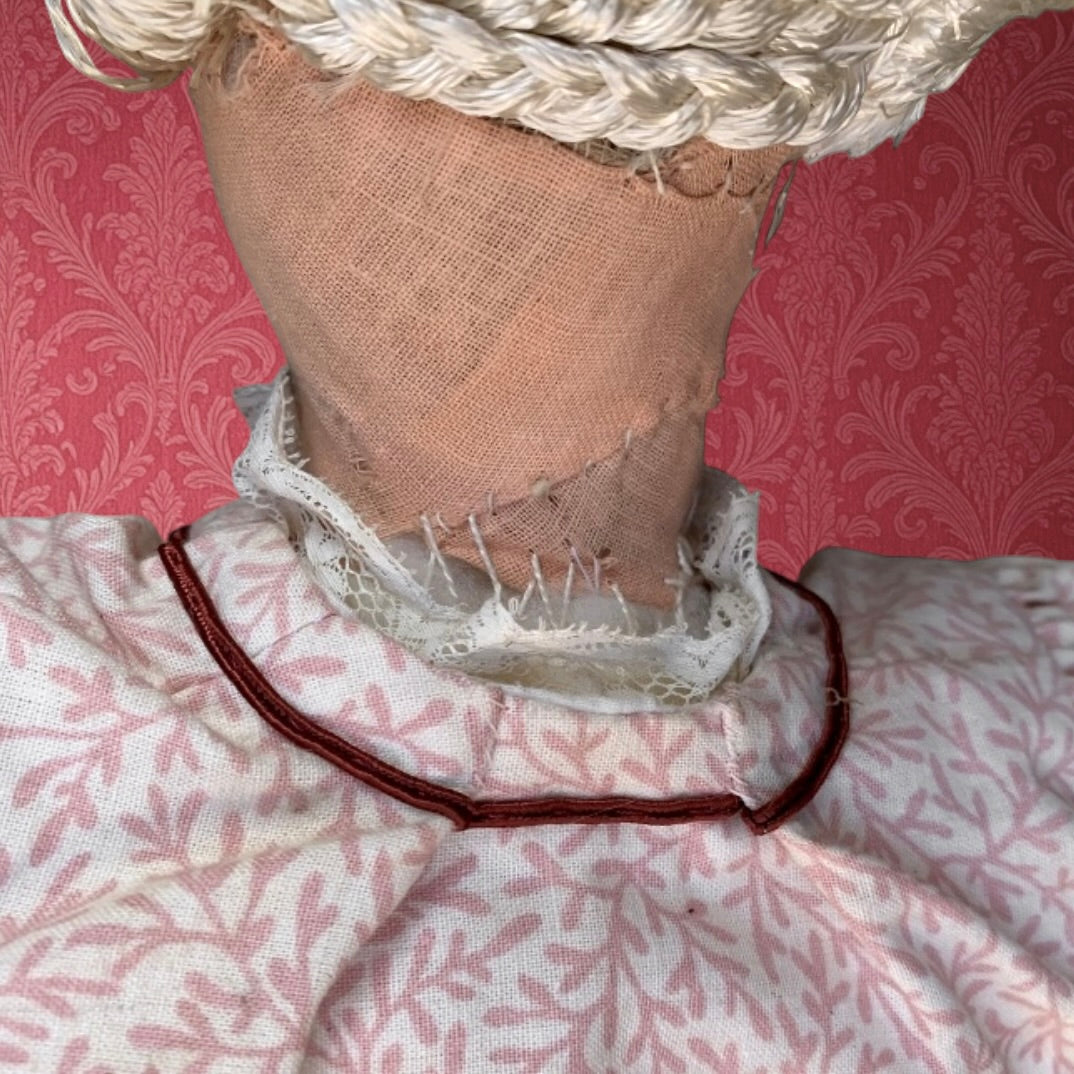 Grande Poupée de Salon en Tissu Faite Main Robe Fleurie - Années 20 30