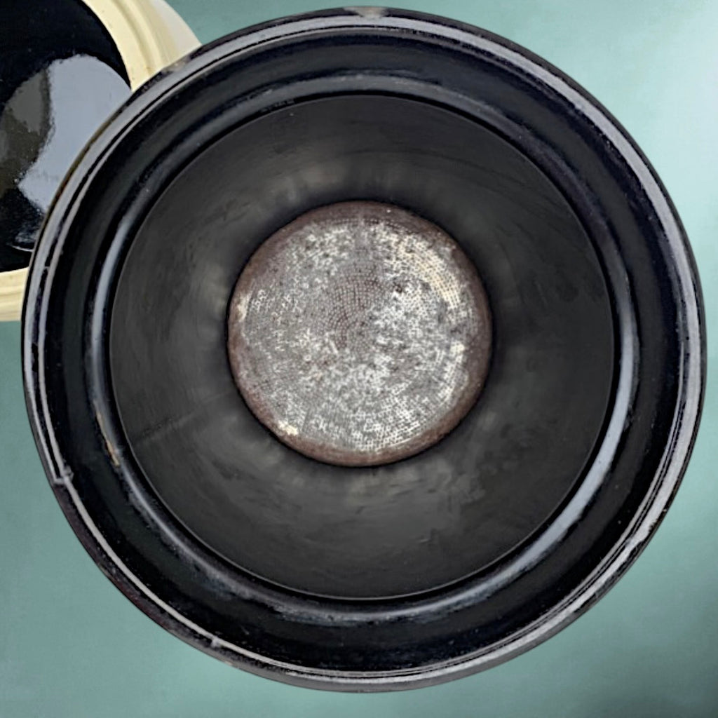Samovar Ancien en Tôle Émaillée Blanc Crème Et Bakélite Noire - Années 50 60