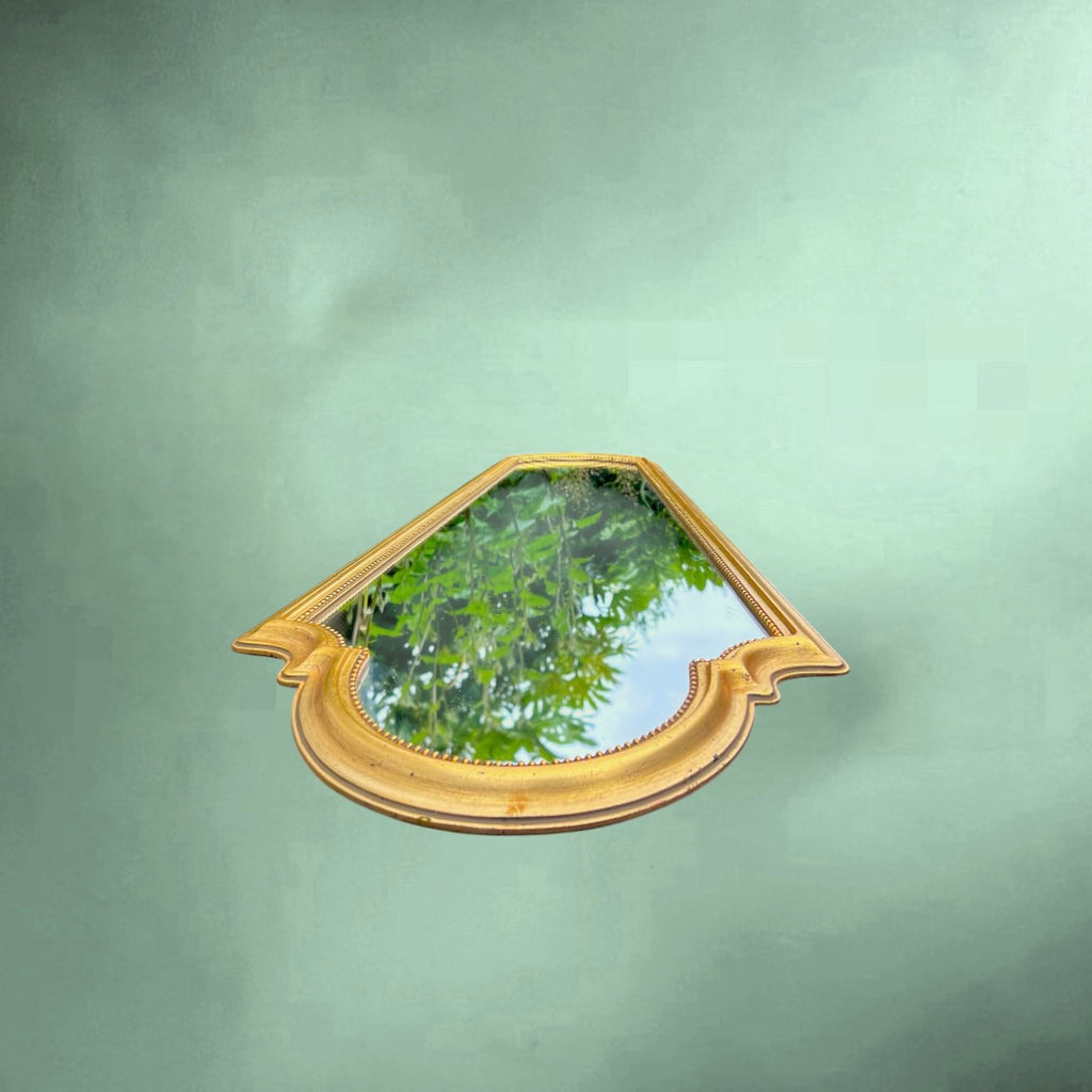 Grand miroir mural en résine dorée – esprit néoclassique – années 70
