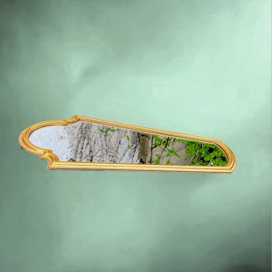 Grand miroir mural en résine dorée – esprit néoclassique – années 70