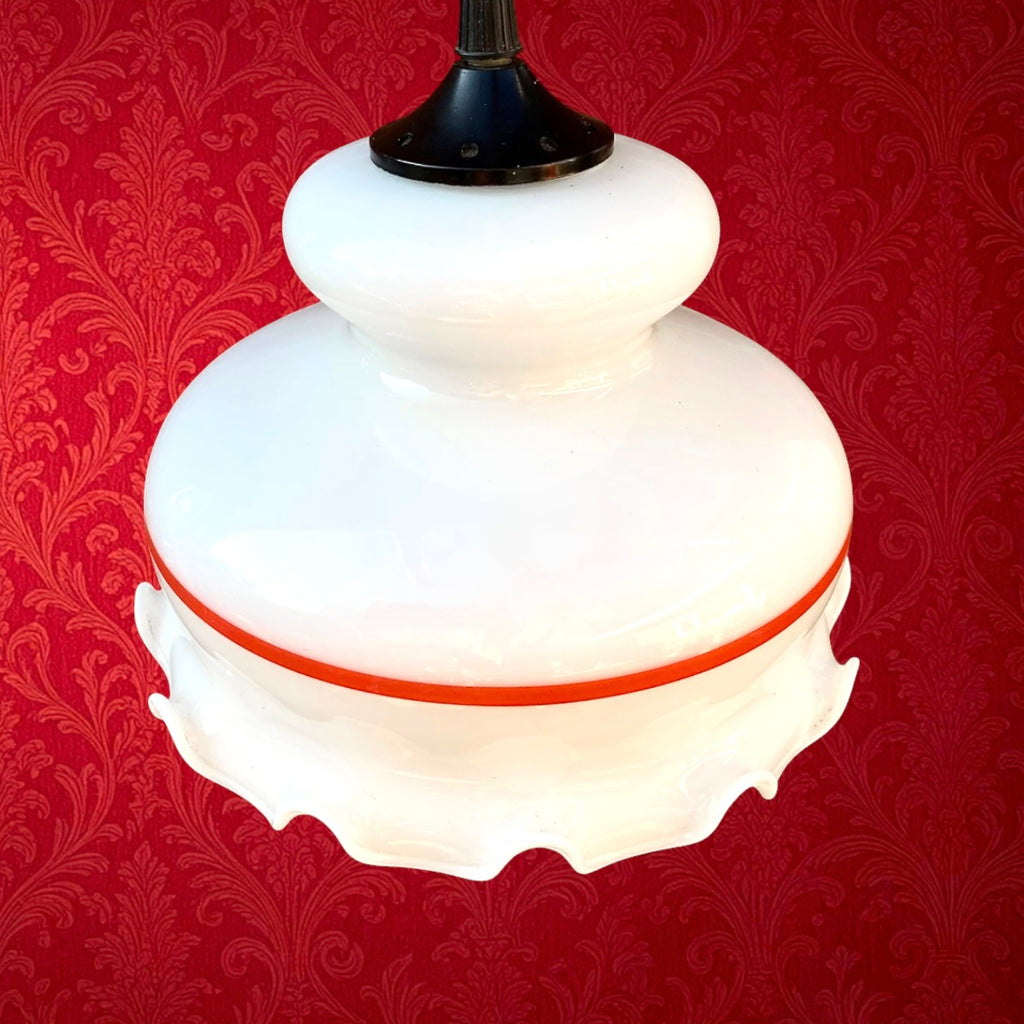 Suspension Opaline Blanche Liseré Rouge Douille Bakélite Noire – Années 70