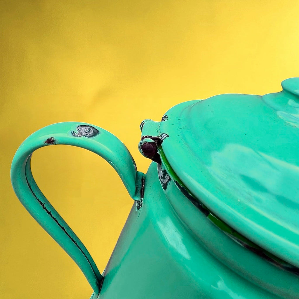 Grande Cafetière en Tôle Émaillée Vert Turquoise – Années 50