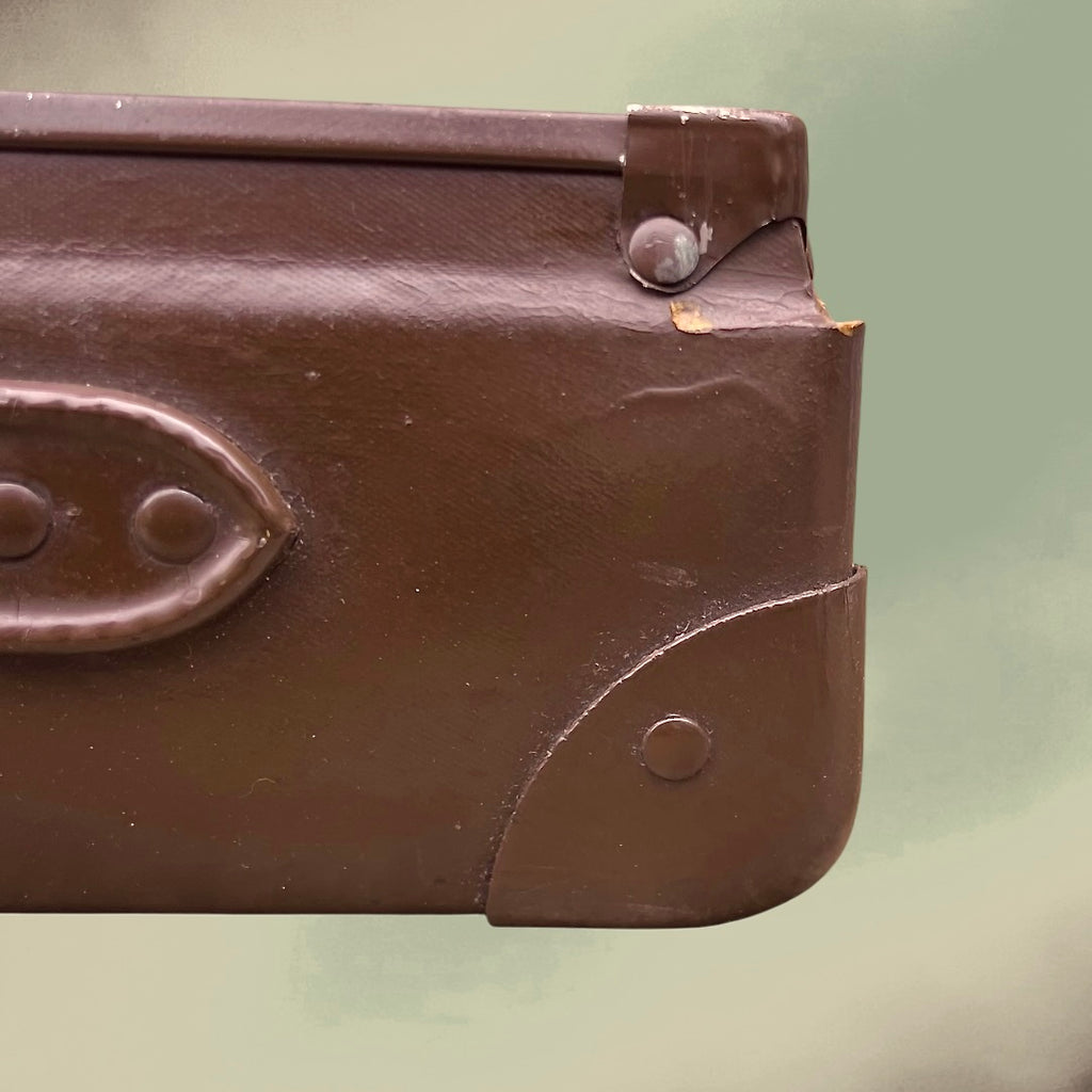 Petite Valise Ancienne en Carton Enduit Marron Intérieur Quadrillé – Années 50