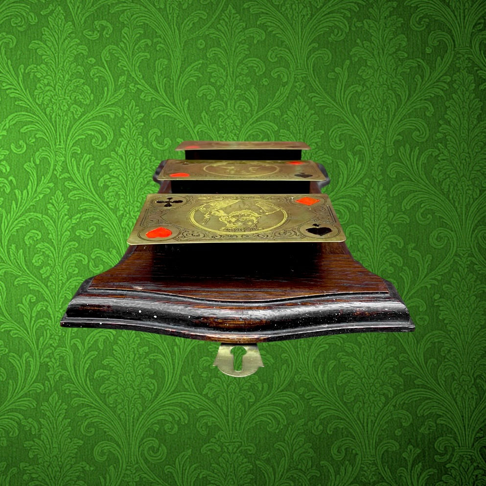 Porte-Cartes Mural en Laiton Gravé et Bois Décor Jeu De Cartes Ancien - Années 50