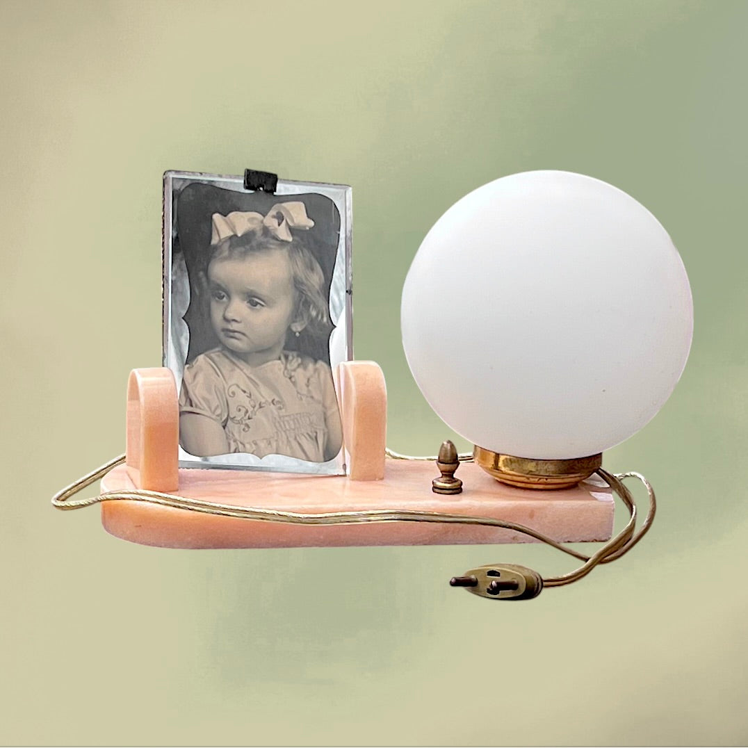 Lampe de Chevet Art Déco en Marbre Rose Globe Opalin Cadre Photo Biseauté – Années 40