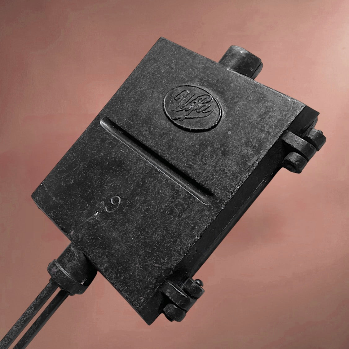 Ancien Gaufrier WIFA en Fonte Noire Double Plaque Numéro 9 - Années 30