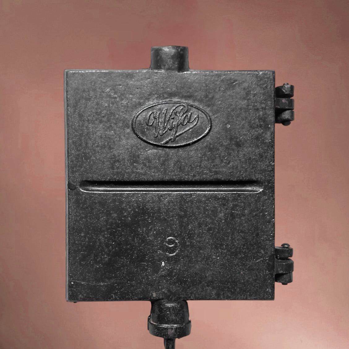 Ancien Gaufrier WIFA en Fonte Noire Double Plaque Numéro 9 - Années 30