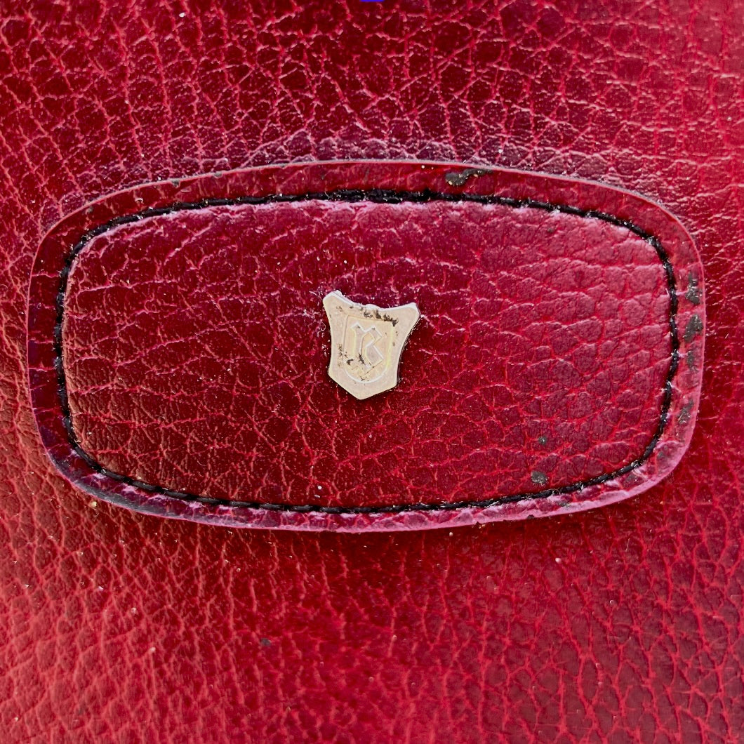 Petite Valise en Skaï Bordeaux Boucles Métal  – Années 70