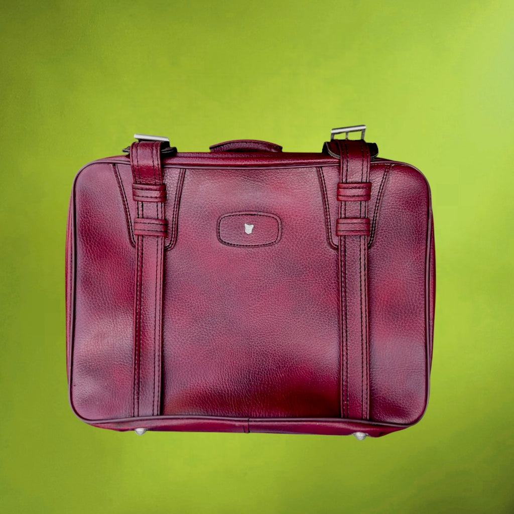 Petite Valise en Skaï Bordeaux Boucles Métal  – Années 70