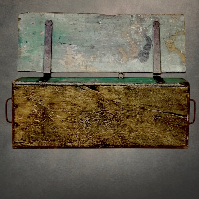 Malle De Voiture Ancienne En Bois Vert Patiné Renforts Métal – Années 1920 1940