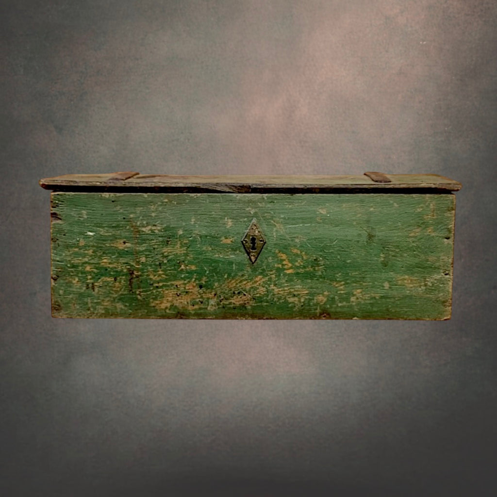 Malle De Voiture Ancienne En Bois Vert Patiné Renforts Métal – Années 1920 1940