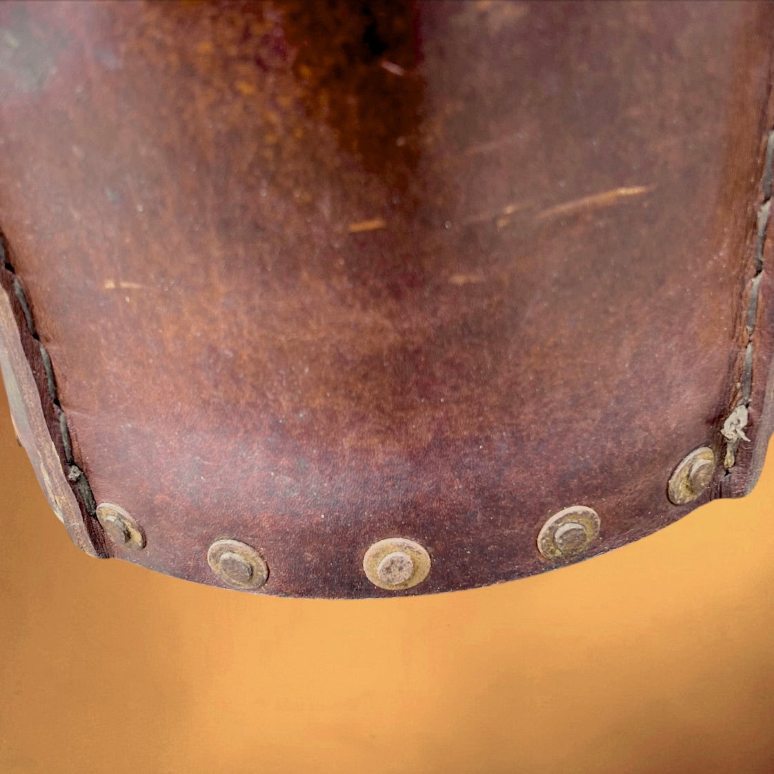 Ancien Seau Rustique Valmazan En Cuir Et Bois Made In Spain – Années 60