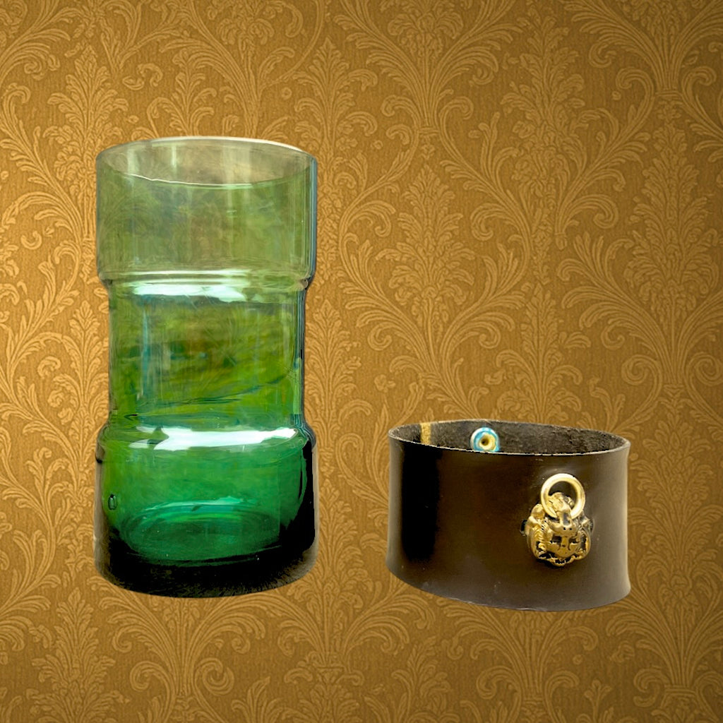 Service à Boissons Verre Vert Fumé et Cuir Véritable Têtes de Lion Années 70