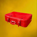 grande-valise-rouge-simili-cuir-annees-60-70