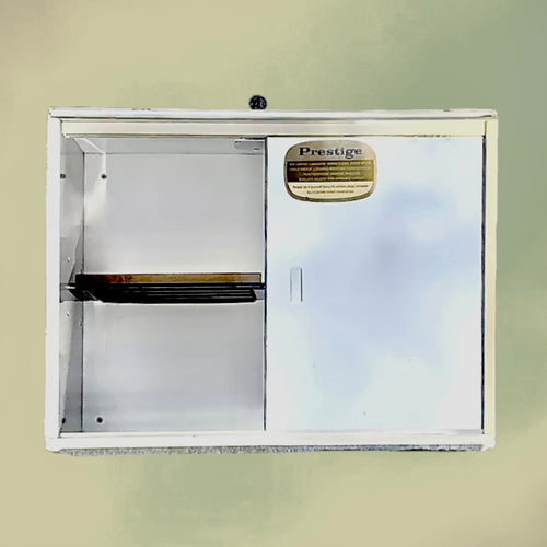 Armoire à Pharmacie Vintage Prestige en Mélaminé Blanc à Clef Miroirs Coulissants – Années 70
