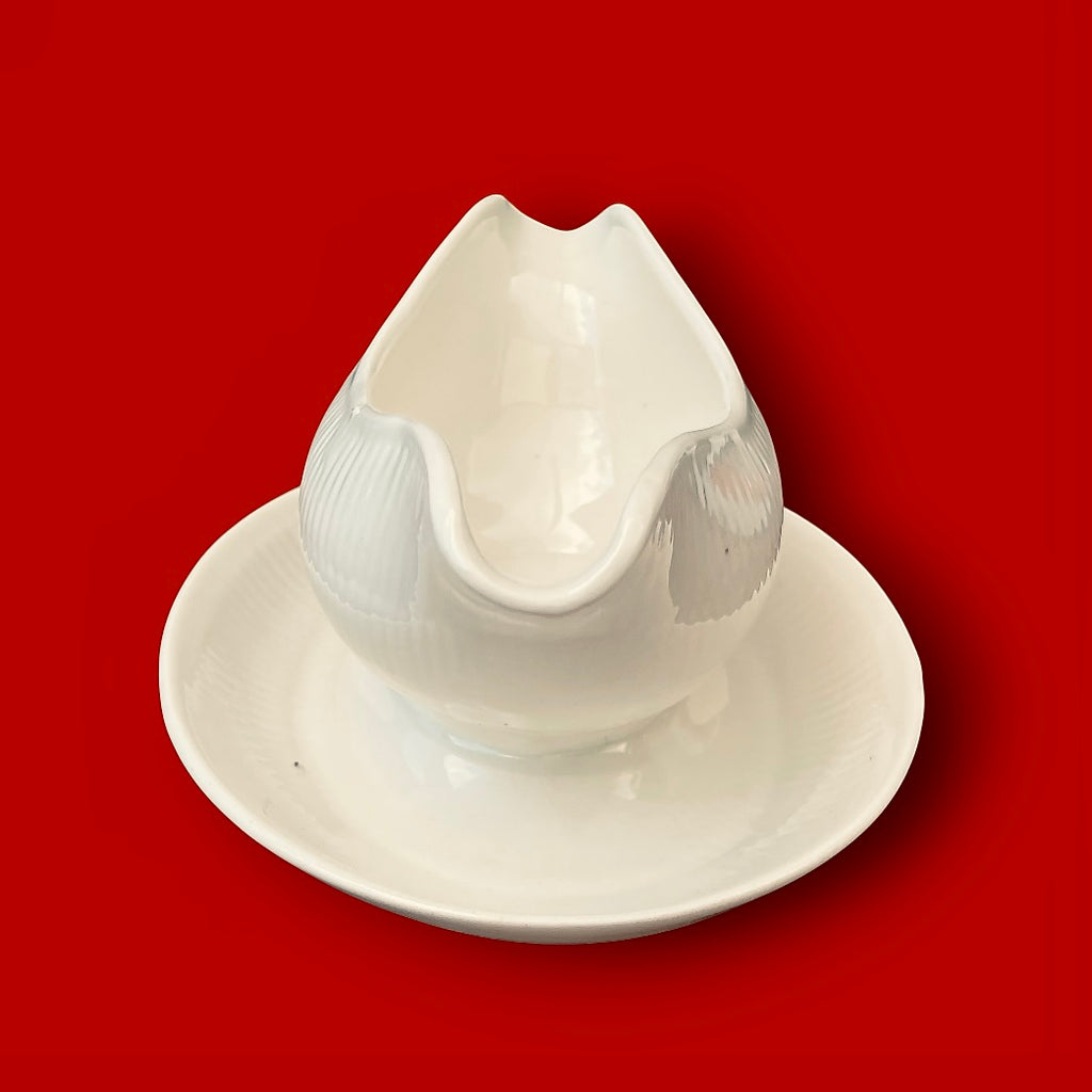Saucière Boch La Louvière en Céramique Blanche Crème – Milieu XXe