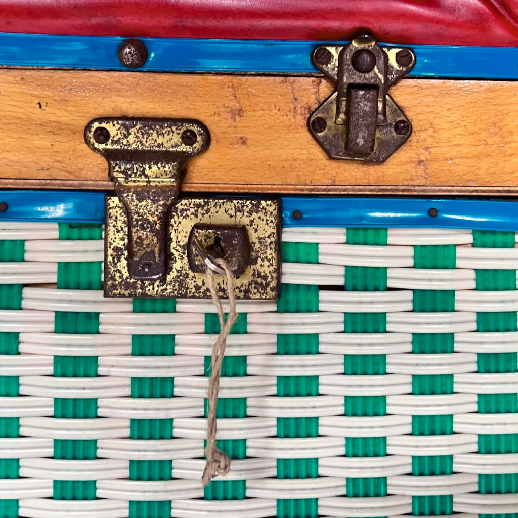 Ancien Panier Siège de Pêcheur Créel en Bois Skaï Rouge et Scoubidou avec Bourriche - Années 50 60