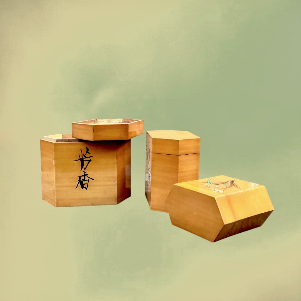 rois Boîtes à Thé Gigognes Chinoises en Bois Laqué Décors Gravés Oiseau et Fleurs - Années 70