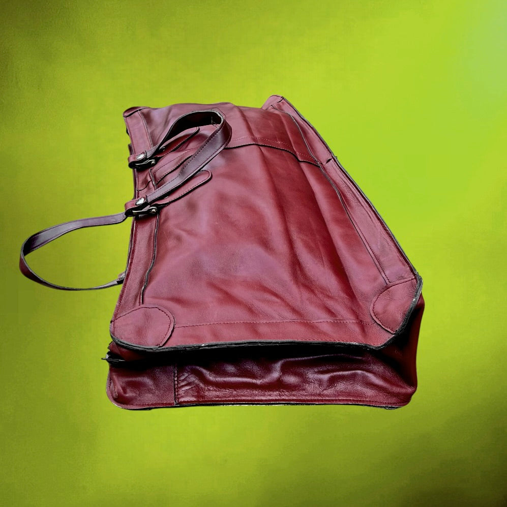 Sac de Tennis Donnay en Cuir Bordeaux avec Poche Raquette – Années 70