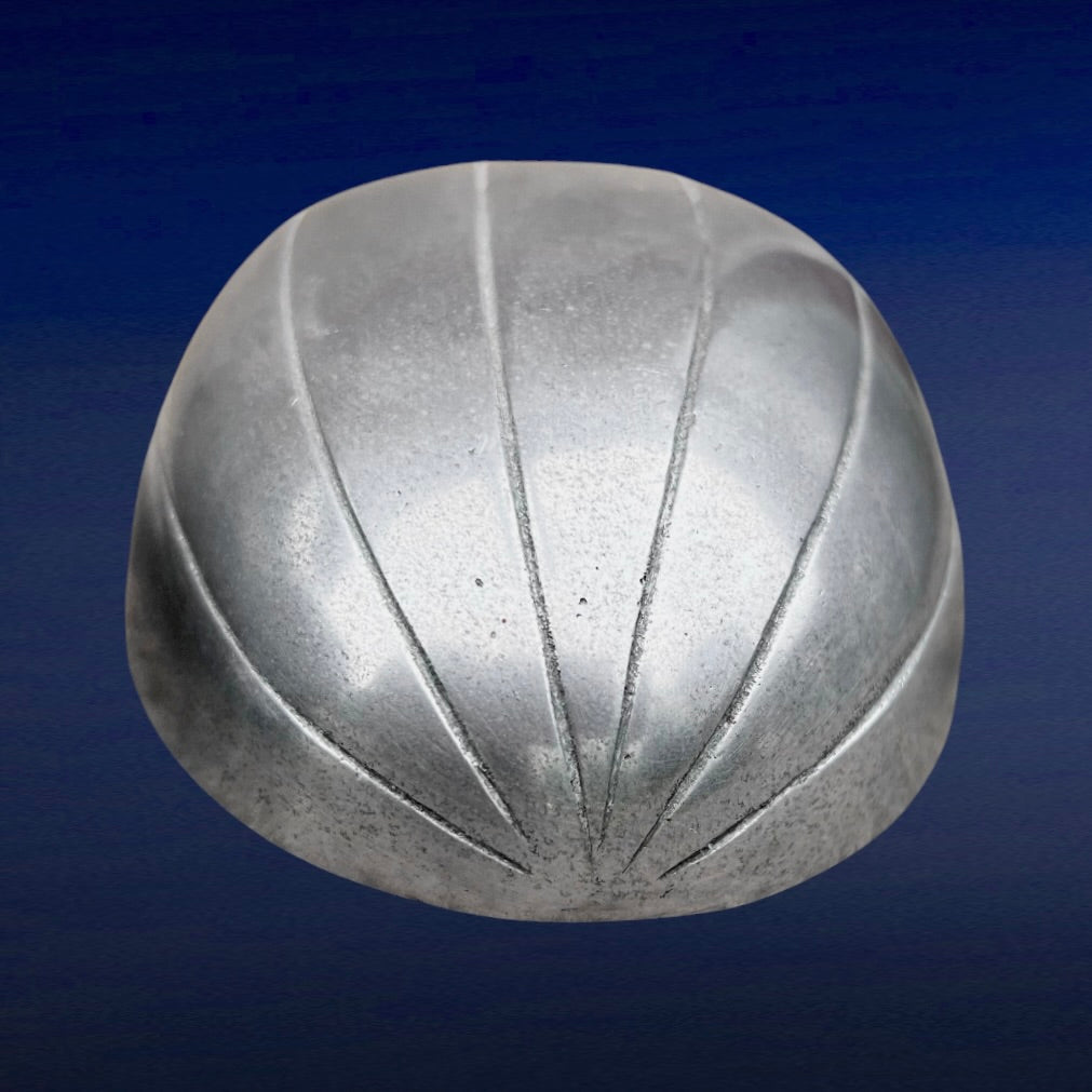 Œuf Décoratif en Fonte d’Aluminium Vide-Poche Métal Argenté – Années 70