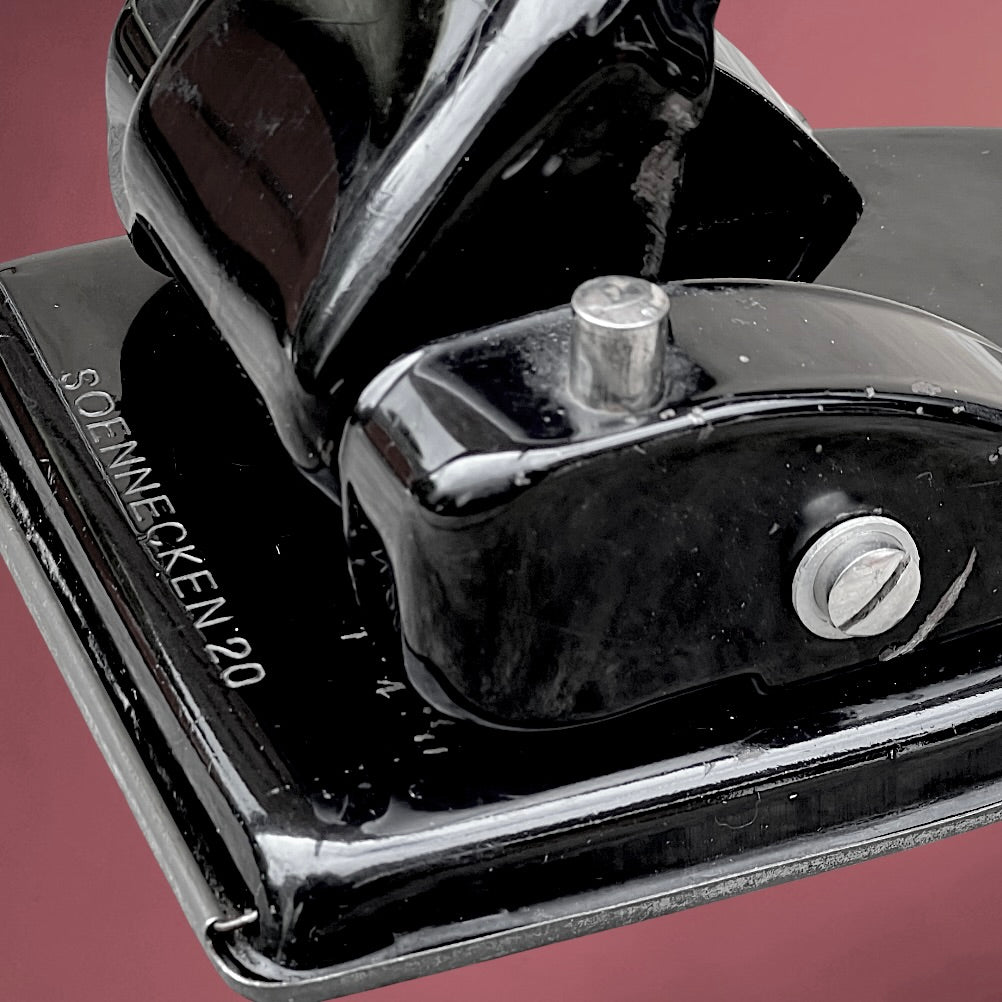 Ancien Perforateur de Bureau Soennecken 20 en Métal Laqué Noir – Années 40 50