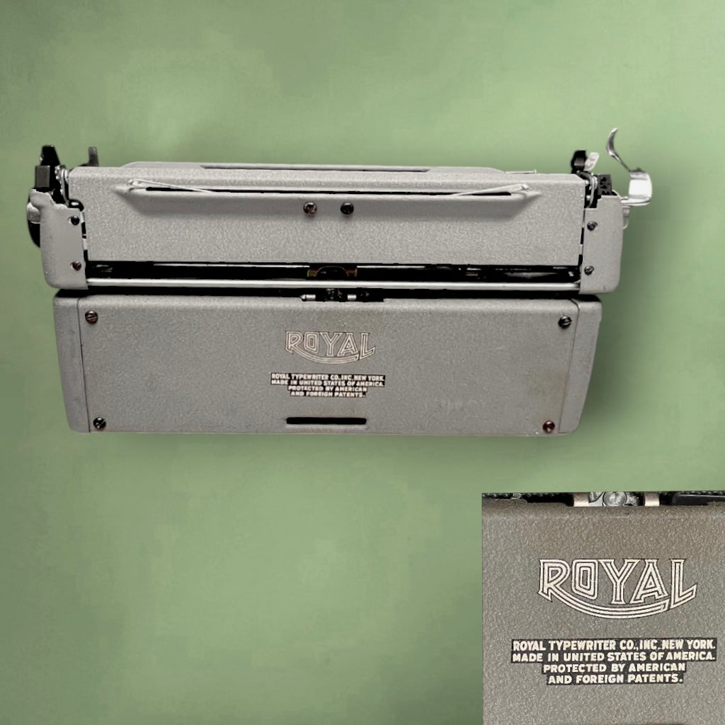 Machine à Écrire Royal Quiet De Luxe avec Valise Clavier AZERTY et Clef– Années 50