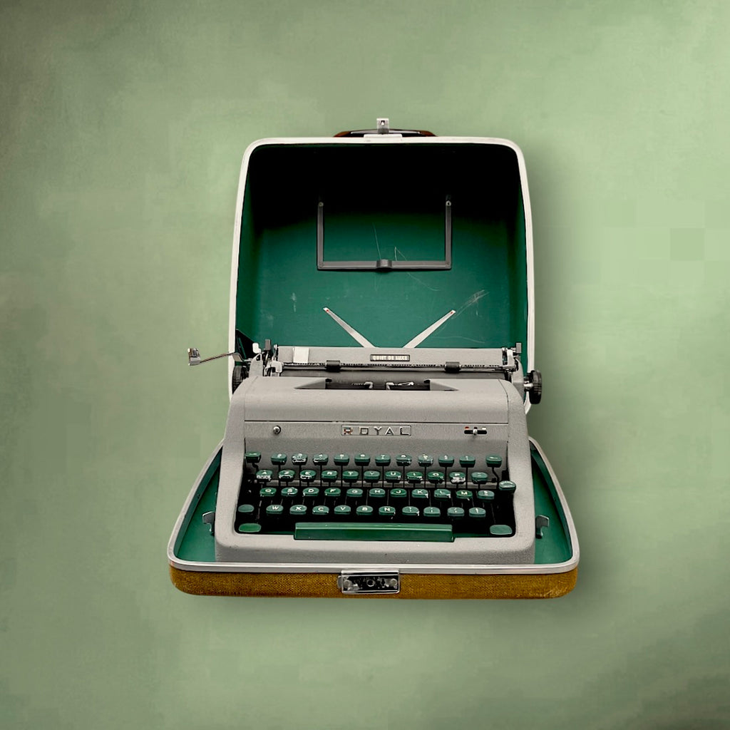 Machine à Écrire Royal Quiet De Luxe avec Valise Clavier AZERTY et Clef– Années 50