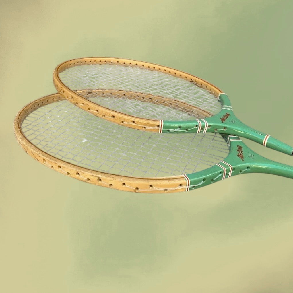 Paire de Raquettes de Badminton Vintage Aeroplane Bois et Métal Made in Shanghai China – Années 60 70