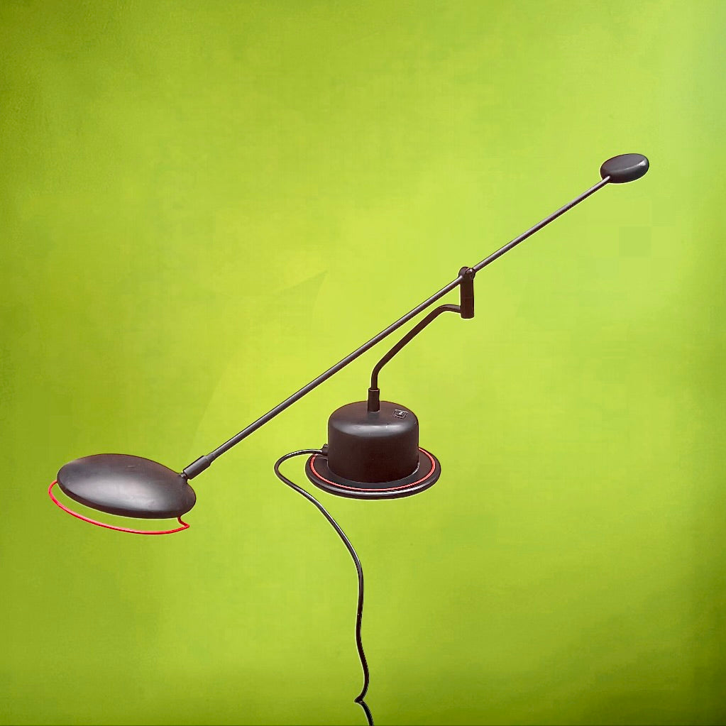 Lampe Postmoderne Massive Noire et Rouge Pivotante à Contrepoids – Lampe Memphis - Années 80 90