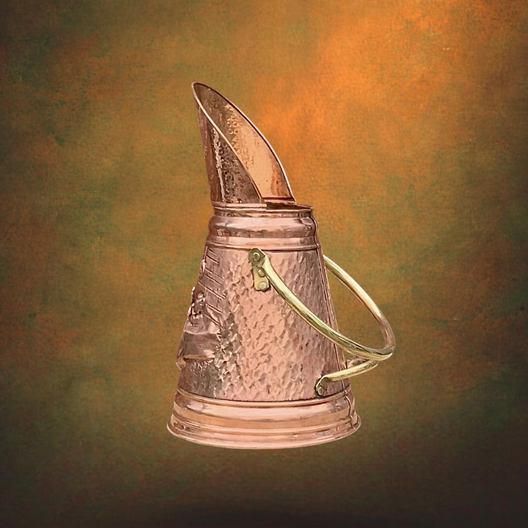 Seau à Charbon Vintage Cuivre Martelé et Laiton Décor Flamand – Années 50