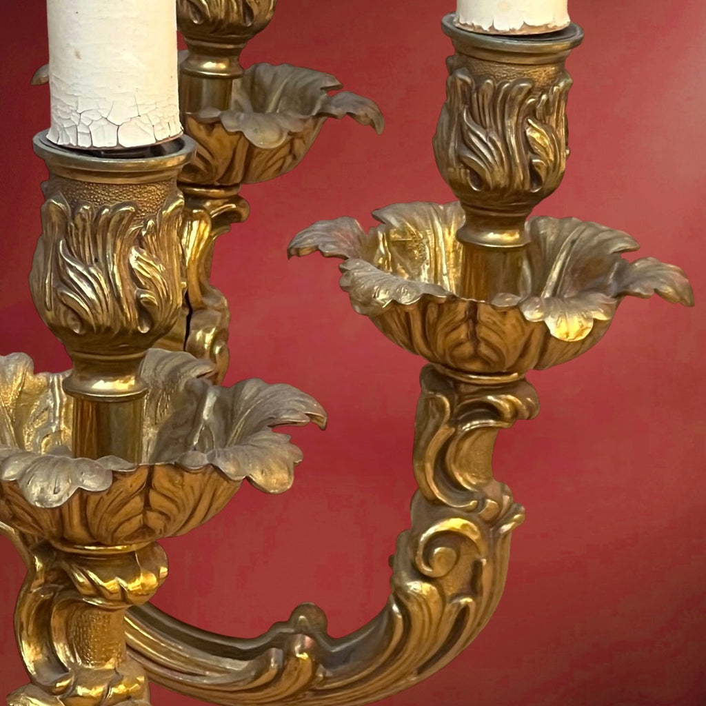 Lustre Ancien en Laiton Doré Massif Style Louis XV Rocaille à 8 Feux – Années 50 70