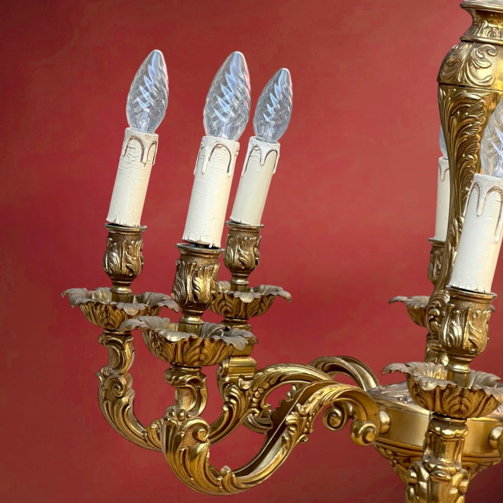 Lustre Ancien en Laiton Doré Massif Style Louis XV Rocaille à 8 Feux – Années 50 70
