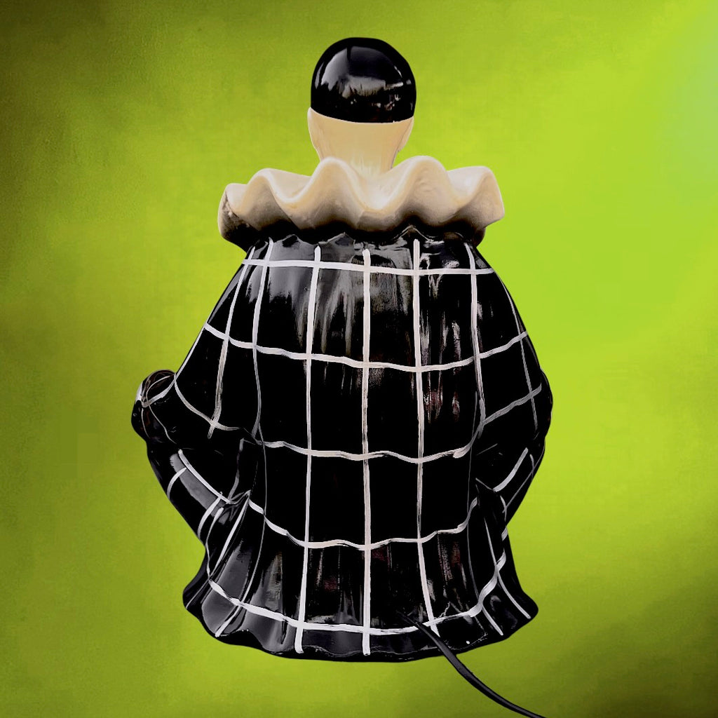 Lampe Figurative Pierrot Arlequin en Résine Peinte Noir et Blanc – Globe Opalin – Années 70