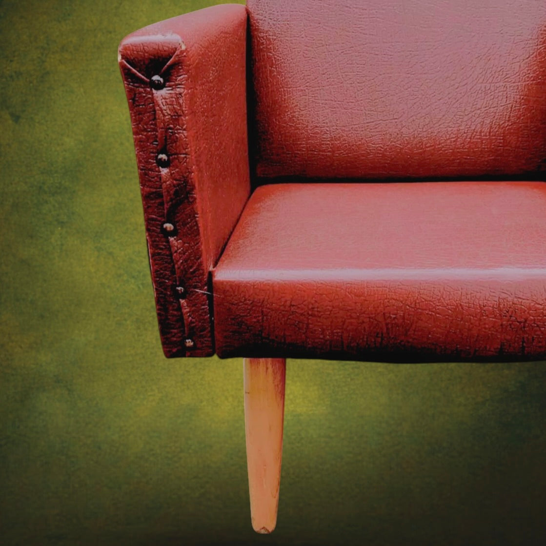 Fauteuil Enfant Vintage Simili Cuir Bordeaux Pieds Compas Bois – Années 50 60